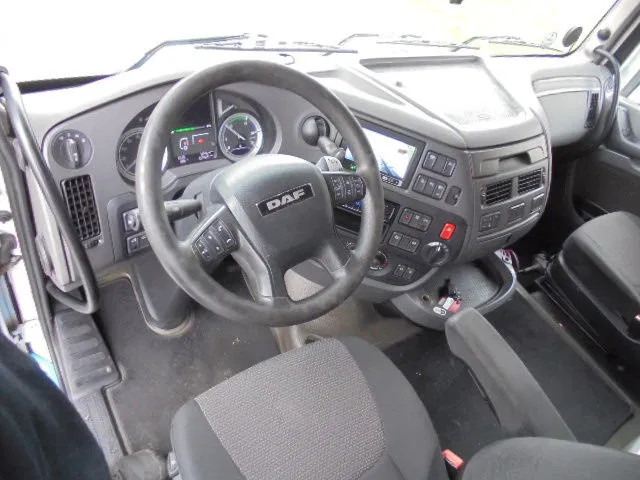 DAF XF 440 SUPER SPACE CAB NL TRUCK - Vilcējs: foto 4 DAF XF 440 SUPER SPACE CAB NL TRUCK - Vilcējs: foto 4