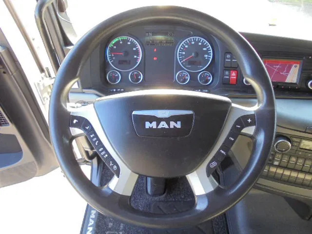 Vilcējs MAN TGX 18.400 XL: foto 15