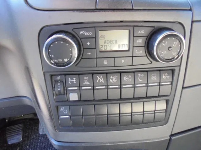 Vilcējs MAN TGX 18.400 XL: foto 13