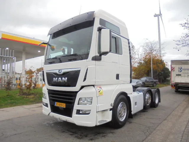 MAN TGX 26.500 6X2 EUR6 SMART TACHO 20X IN STOCK - Vilcējs: foto 1 MAN TGX 26.500 6X2 EUR6 SMART TACHO 20X IN STOCK - Vilcējs: foto 1