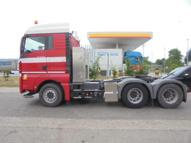 Vilcējs MAN TGX 33.480 6X4 Manual Gearbox Retarder: foto 15