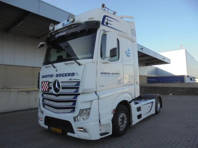 Mercedes-Benz Actros 1842 LS NL TRUCK - Vilcējs: foto 1 Mercedes-Benz Actros 1842 LS NL TRUCK - Vilcējs: foto 1
