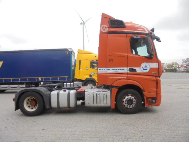 Mercedes-Benz Actros 1842 NL TRUCK APK 07-26 - Vilcējs: foto 4 Mercedes-Benz Actros 1842 NL TRUCK APK 07-26 - Vilcējs: foto 4