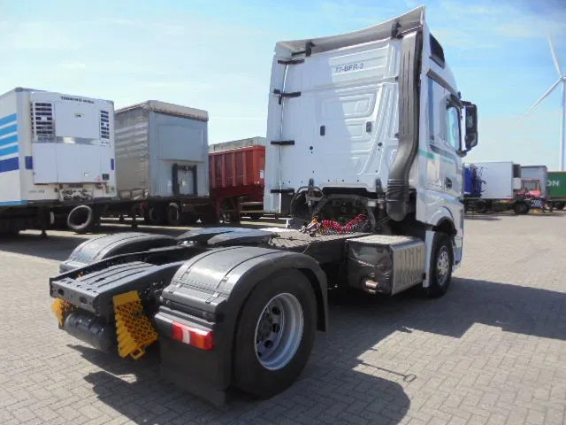Mercedes-Benz Actros ACTROS 1842 - Vilcējs: foto 3 Mercedes-Benz Actros ACTROS 1842 - Vilcējs: foto 3