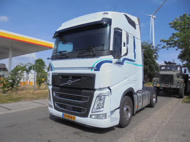 Vilcējs Volvo FH 420 NL TRUCK: foto 1