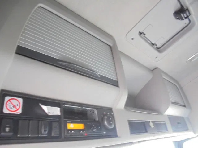 Kravas automašīna ar tentu Volvo FH 420 6X2 NL TRUCK: foto 19