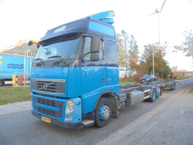 Volvo FH 420 6X2 NL TRUCK - Konteineru vedējs/ Kravas automašīna ar noņemamā virsbūve: foto 1 Volvo FH 420 6X2 NL TRUCK - Konteineru vedējs/ Kravas automašīna ar noņemamā virsbūve: foto 1