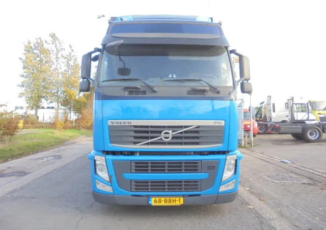 Volvo FH 420 6X2 NL TRUCK - Kravas automašīna ar tentu: foto 2 Volvo FH 420 6X2 NL TRUCK - Kravas automašīna ar tentu: foto 2