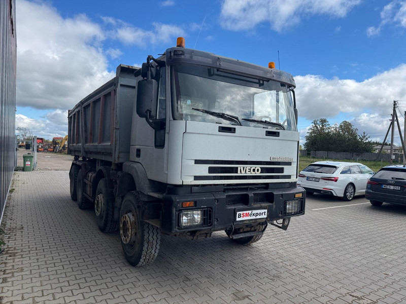 Iveco Trakker 410E42, manual pump - Kravas automašīna pašizgāzējs: foto 3 Iveco Trakker 410E42, manual pump - Kravas automašīna pašizgāzējs: foto 3