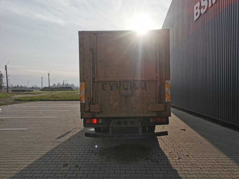 MAN LE 12.189 livestock truck - Kravas automašīna dzīvnieku pārvadāšanai: foto 5 MAN LE 12.189 livestock truck - Kravas automašīna dzīvnieku pārvadāšanai: foto 5