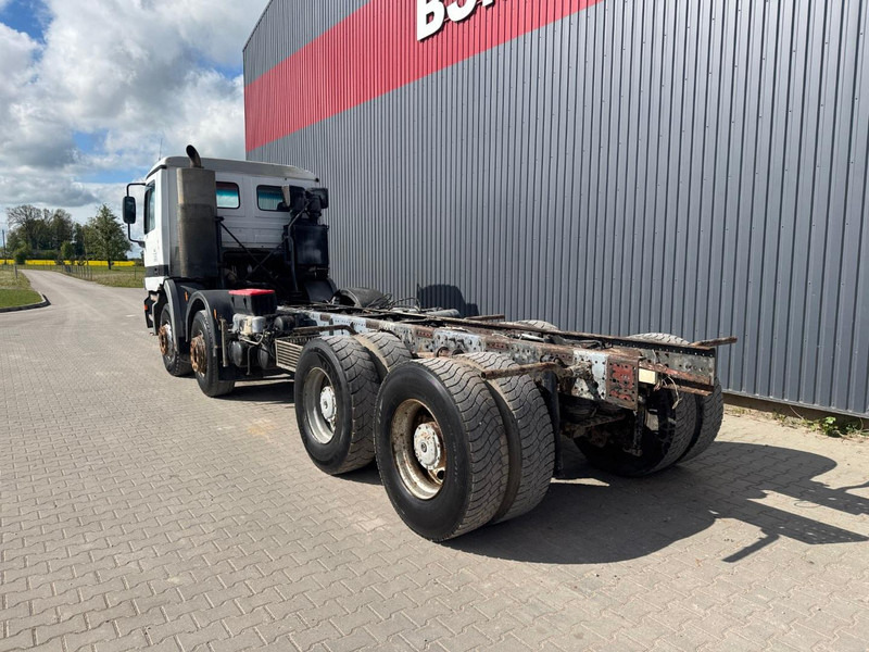 Mercedes-Benz Actros 3235 - Šasija kravas automašīna: foto 5 Mercedes-Benz Actros 3235 - Šasija kravas automašīna: foto 5