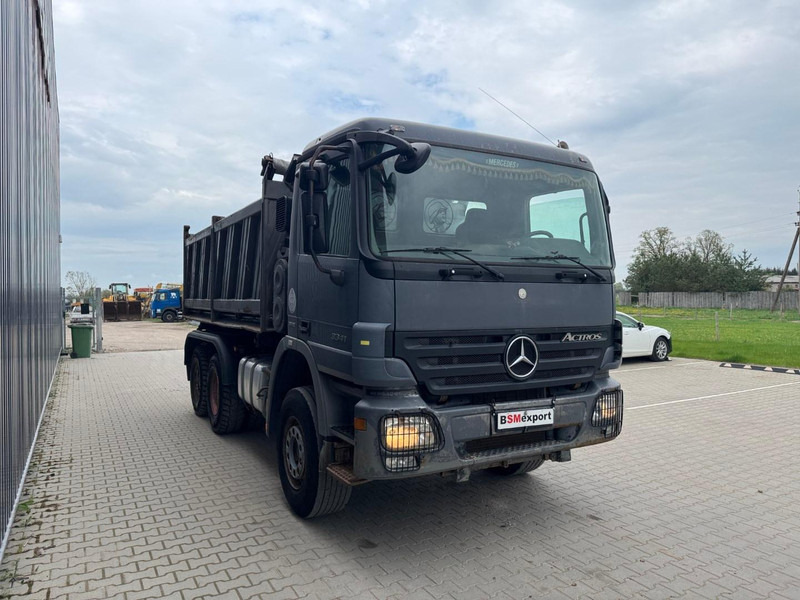 Mercedes-Benz Actros 3341 - Kravas automašīna pašizgāzējs: foto 3 Mercedes-Benz Actros 3341 - Kravas automašīna pašizgāzējs: foto 3