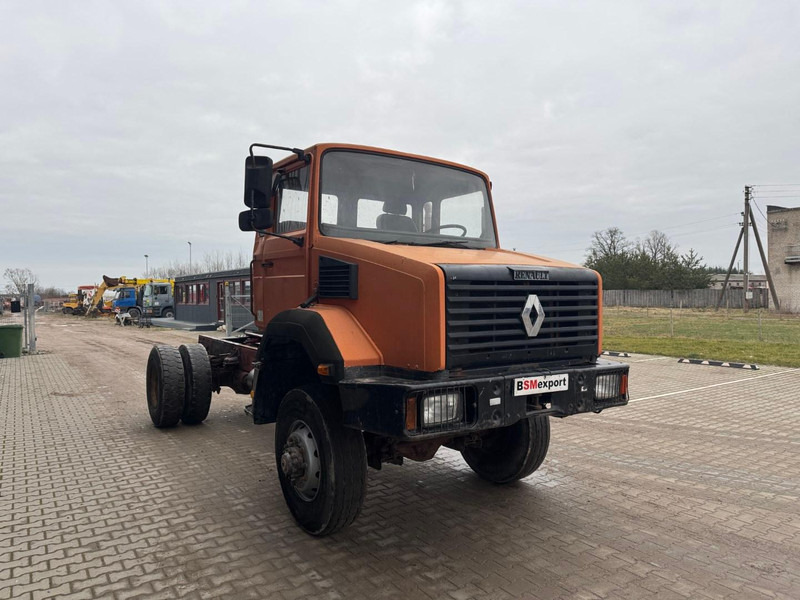 Renault C 260, 4x4 chassis - Šasija kravas automašīna: foto 3 Renault C 260, 4x4 chassis - Šasija kravas automašīna: foto 3