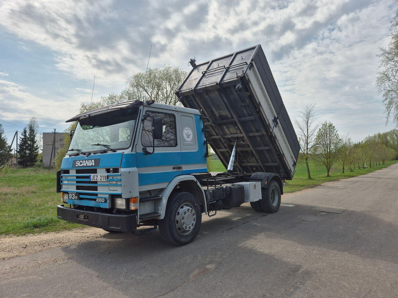Scania P 93 HL - Kravas automašīna pašizgāzējs: foto 5 Scania P 93 HL - Kravas automašīna pašizgāzējs: foto 5