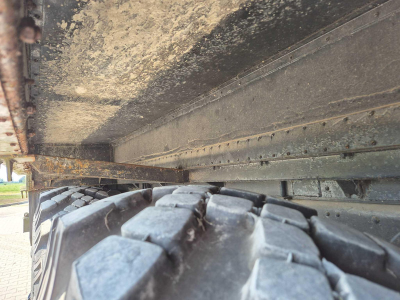 Kravas automašīna ar slēgto virsbūvi Ural Ural 375 box truck: foto 10