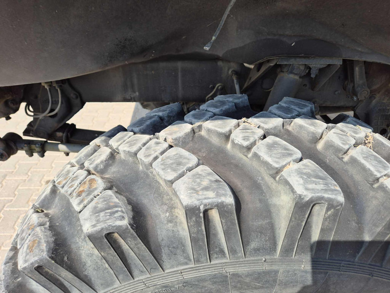 Kravas automašīna ar slēgto virsbūvi Ural Ural 375 box truck: foto 8