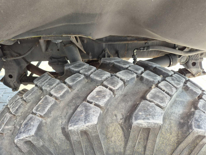 Kravas automašīna ar slēgto virsbūvi Ural Ural 375 box truck: foto 13