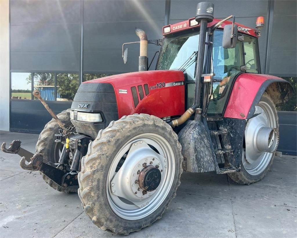 Case IH CVX 120 - Traktors: foto 1 Case IH CVX 120 - Traktors: foto 1