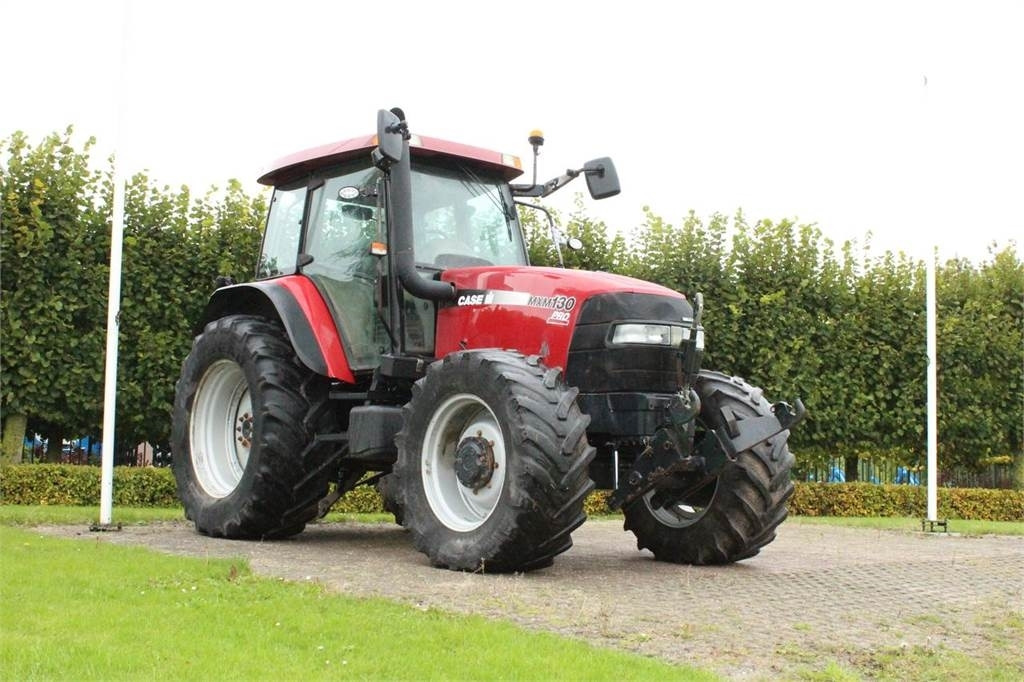 Case IH MXM130 - Traktors: foto 1 Case IH MXM130 - Traktors: foto 1