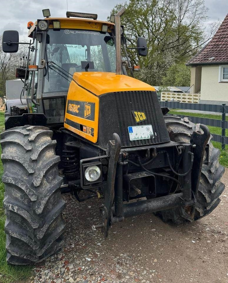 JCB Fastrac 1115 - Traktors: foto 2 JCB Fastrac 1115 - Traktors: foto 2