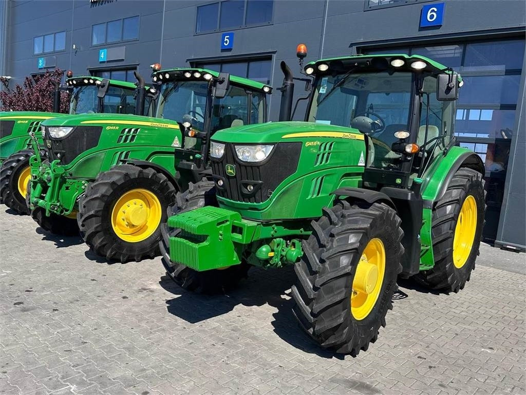John Deere 6145R - Traktors: foto 1 John Deere 6145R - Traktors: foto 1