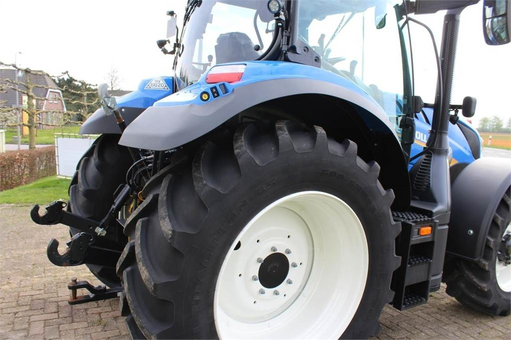 New Holland T6.155 - Traktors: foto 5 New Holland T6.155 - Traktors: foto 5