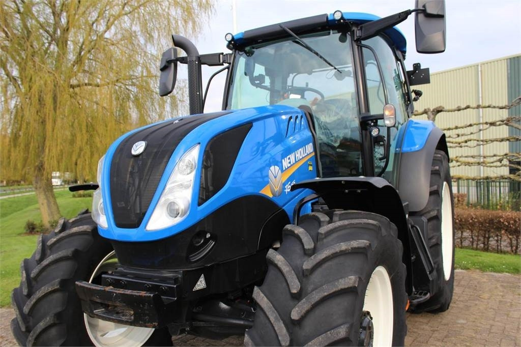 New Holland T6.155 - Traktors: foto 2 New Holland T6.155 - Traktors: foto 2