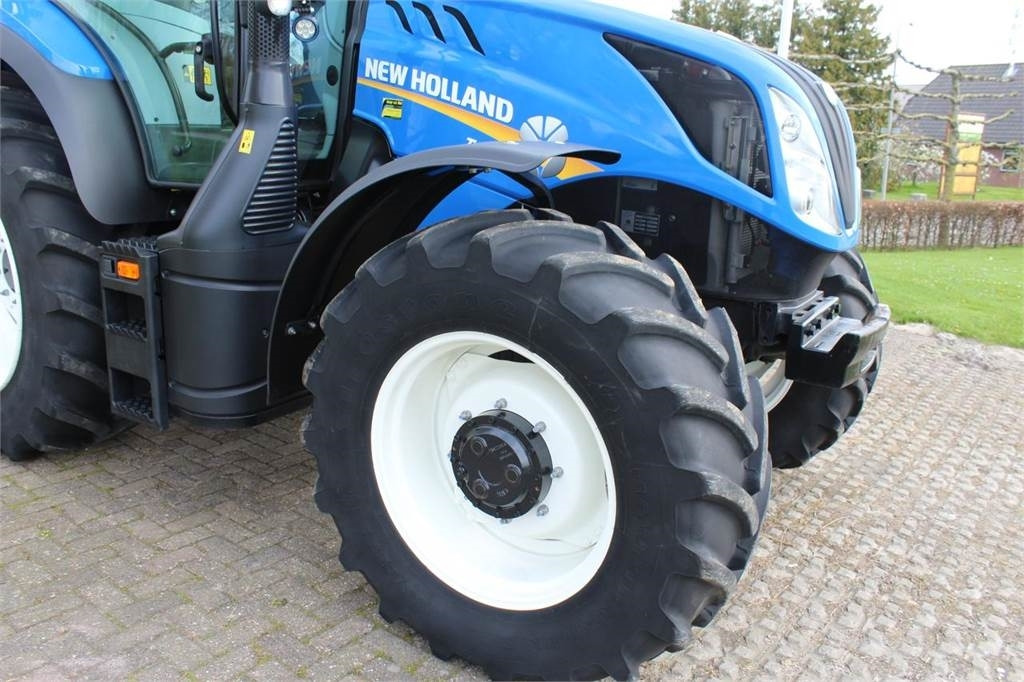 New Holland T6.155 - Traktors: foto 4 New Holland T6.155 - Traktors: foto 4