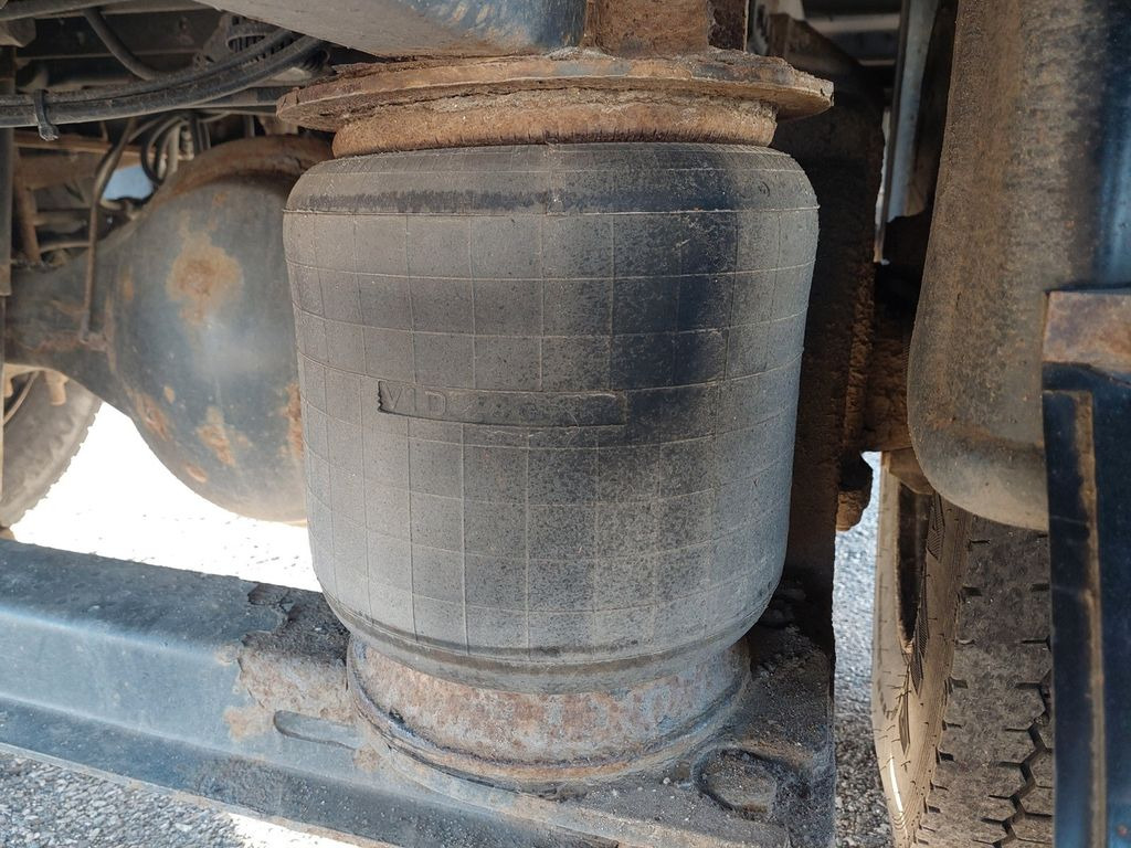 Kravas automašīna ar tentu DAF FA LF 45.220 E12 4x2: foto 8