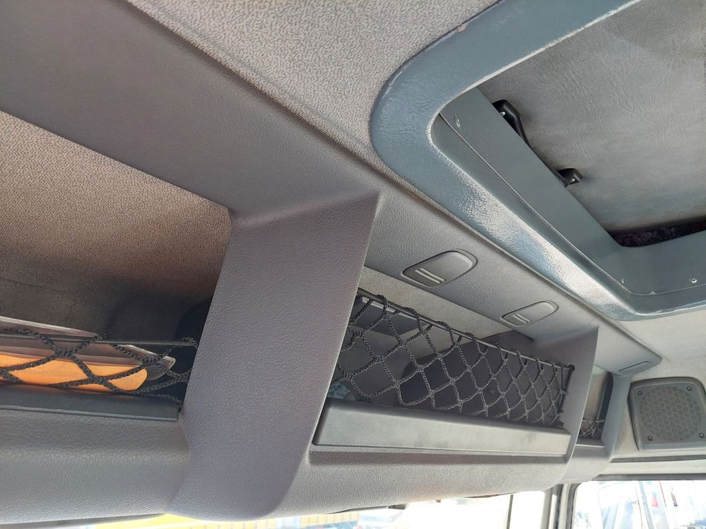 Kravas automašīna ar tentu DAF FA LF 45.220 E12 4x2: foto 18