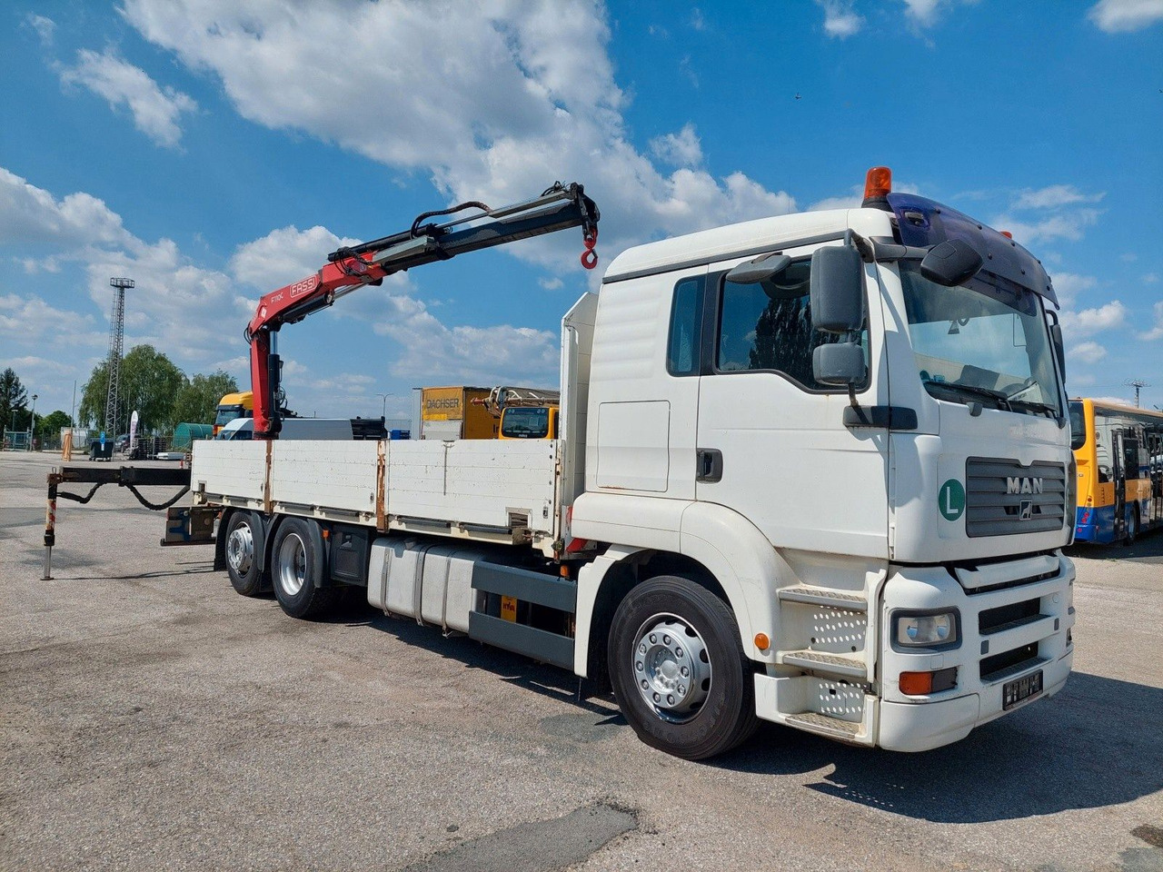 MAN GA 26.320 6X2-2 BL + Kran Fassi F110AC22 - Bortu kravas automašīna/ Platforma, Kravas auto ar manipulatoru: foto 2 MAN GA 26.320 6X2-2 BL + Kran Fassi F110AC22 - Bortu kravas automašīna/ Platforma, Kravas auto ar manipulatoru: foto 2