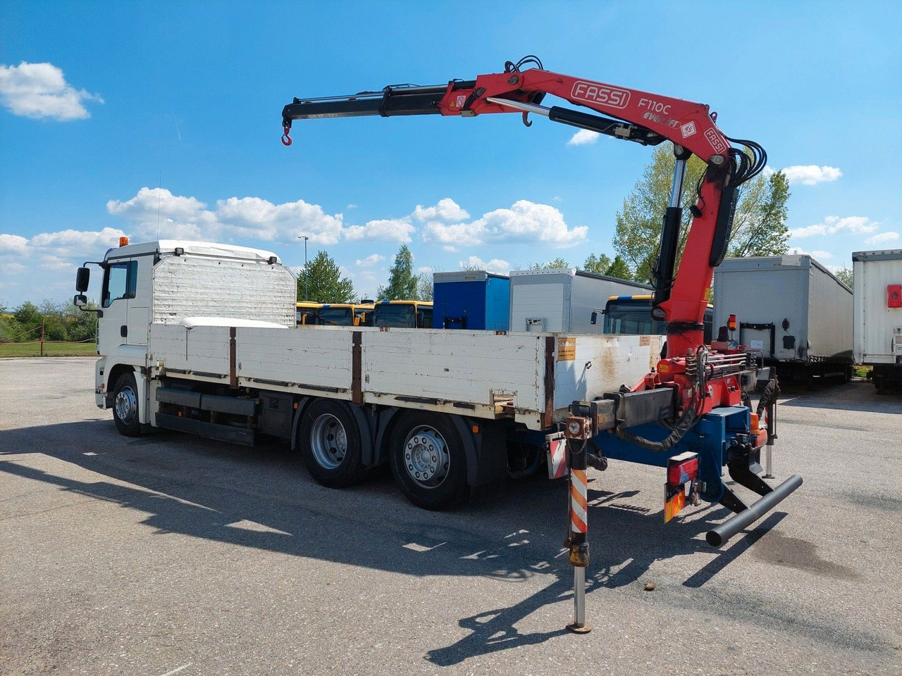 MAN GA 26.320 6X2-2 BL + Kran Fassi F110AC22 - Bortu kravas automašīna/ Platforma, Kravas auto ar manipulatoru: foto 3 MAN GA 26.320 6X2-2 BL + Kran Fassi F110AC22 - Bortu kravas automašīna/ Platforma, Kravas auto ar manipulatoru: foto 3
