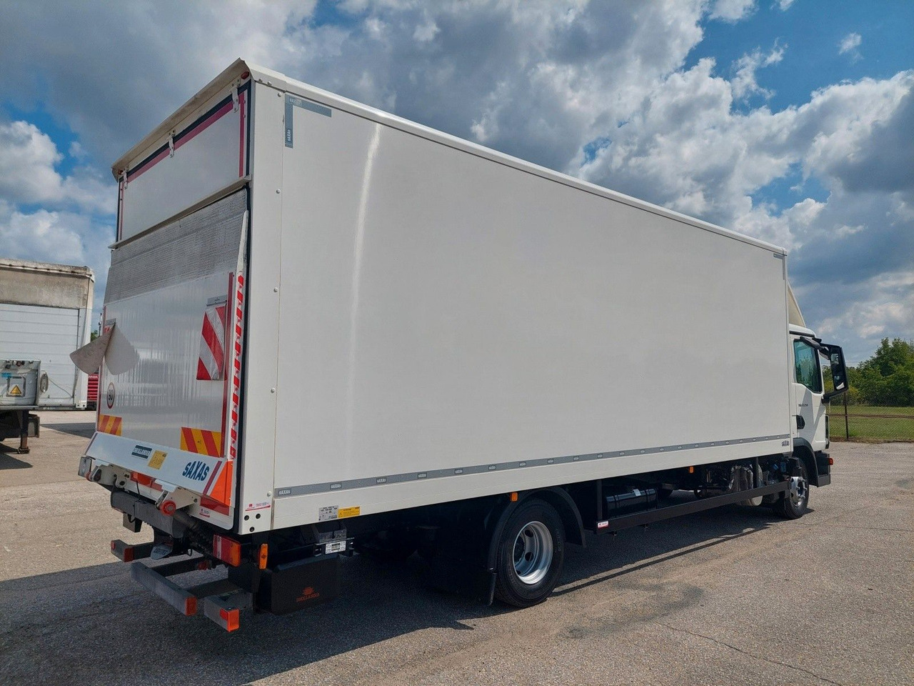 MAN TGL 12.250 BL CH 4x2 LBW 17 Palleten - Kravas automašīna ar slēgto virsbūvi: foto 4 MAN TGL 12.250 BL CH 4x2 LBW 17 Palleten - Kravas automašīna ar slēgto virsbūvi: foto 4
