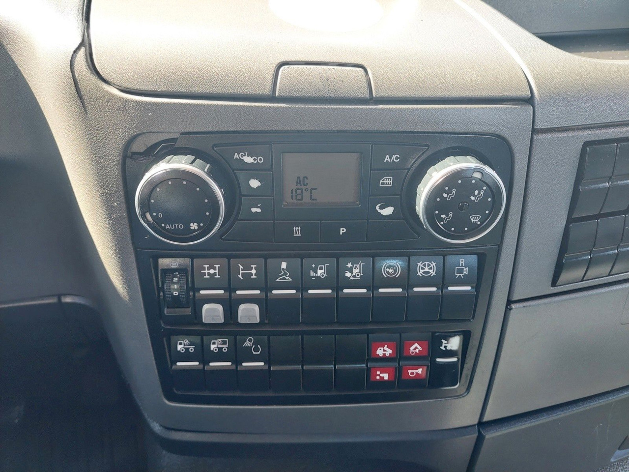 Pacēlājs ar āķi MAN TGS 26.440 BL Meiller RK 20.65 6x4: foto 16