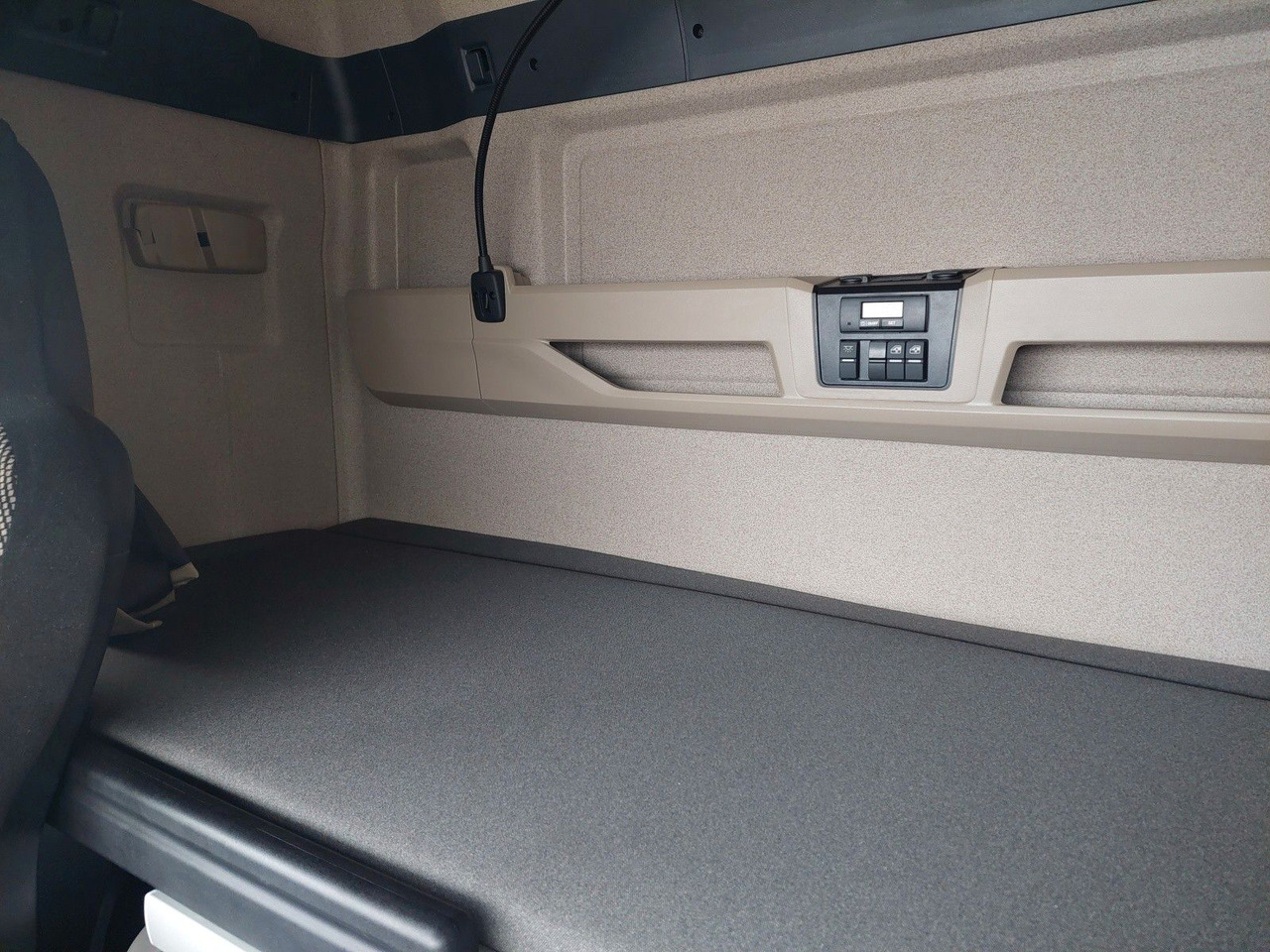 Pacēlājs ar āķi MAN TGS 26.510 XLX BL 6x4: foto 40 Pacēlājs ar āķi MAN TGS 26.510 XLX BL 6x4: foto 40