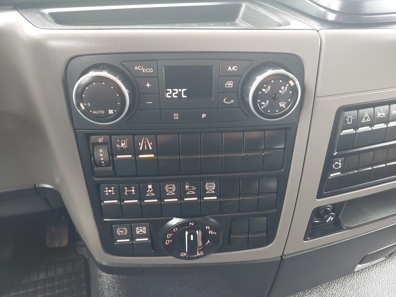 Pacēlājs ar āķi MAN TGS 26.510 XLX BL 6x4: foto 46 Pacēlājs ar āķi MAN TGS 26.510 XLX BL 6x4: foto 46