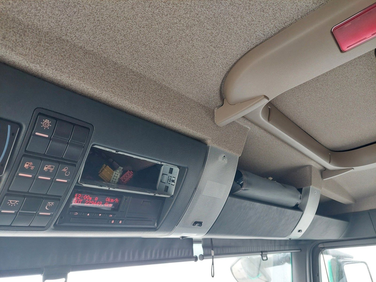 Pacēlājs ar āķi MAN TGS 26.510 XLX BL 6x4: foto 42 Pacēlājs ar āķi MAN TGS 26.510 XLX BL 6x4: foto 42