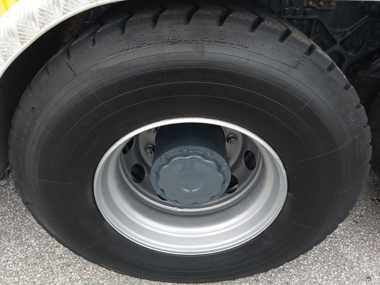 Pacēlājs ar āķi MAN TGS 26.510 XLX BL 6x4: foto 29 Pacēlājs ar āķi MAN TGS 26.510 XLX BL 6x4: foto 29