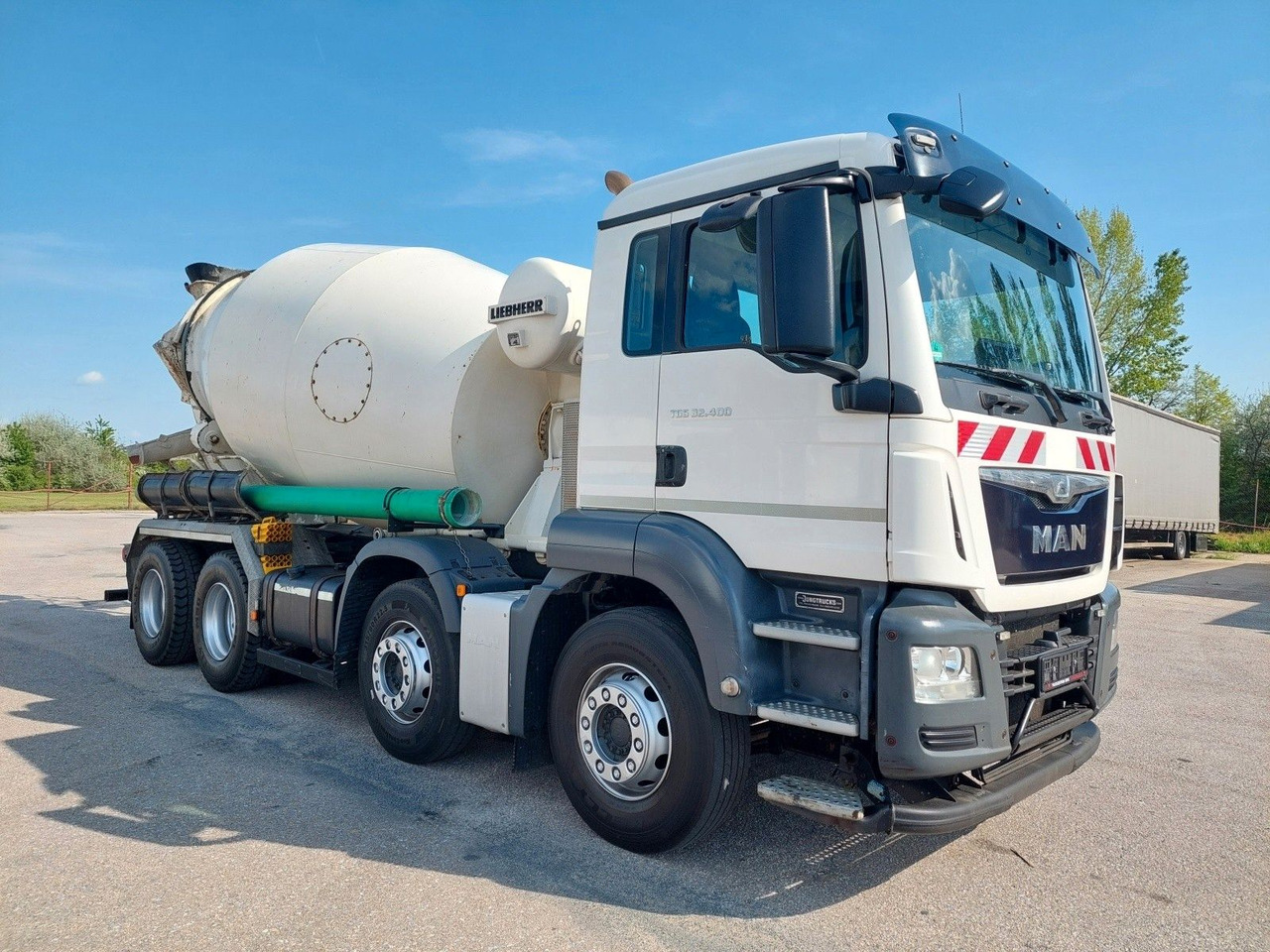 MAN TGS 32.400 8X4 BB Liebherr 9 m³ - Betonvedējs: foto 2 MAN TGS 32.400 8X4 BB Liebherr 9 m³ - Betonvedējs: foto 2