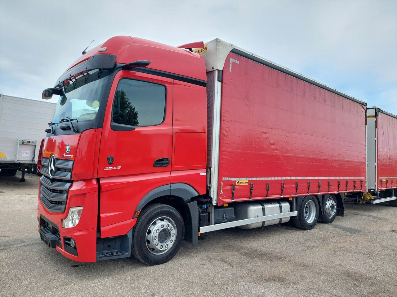 Mercedes-Benz Actros 2545 L/NR 6x2 + Wielton PC2K Durchbar - Kravas automašīna ar tentu: foto 5 Mercedes-Benz Actros 2545 L/NR 6x2 + Wielton PC2K Durchbar - Kravas automašīna ar tentu: foto 5