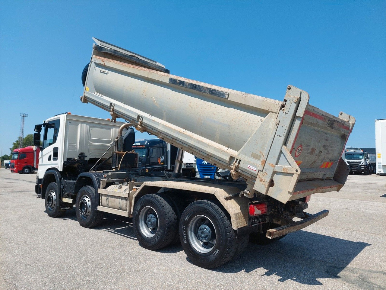 Scania G 450 B8X4HZ 8x4 Bordmatik - Kravas automašīna pašizgāzējs: foto 3 Scania G 450 B8X4HZ 8x4 Bordmatik - Kravas automašīna pašizgāzējs: foto 3