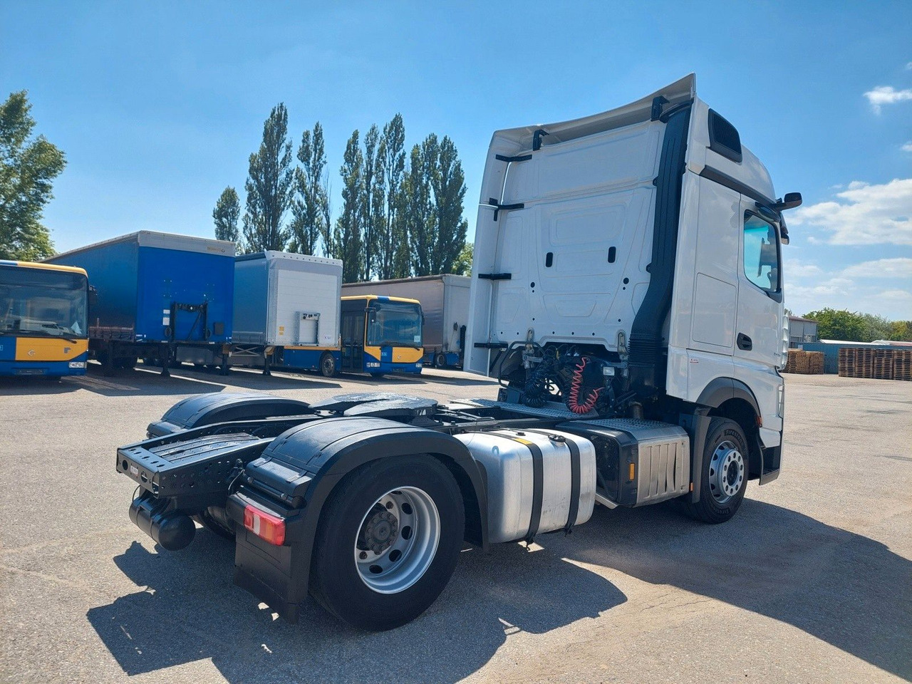 Mercedes-Benz Actros 5 1845 LS BigSpace 4x2 - Vilcējs: foto 4 Mercedes-Benz Actros 5 1845 LS BigSpace 4x2 - Vilcējs: foto 4