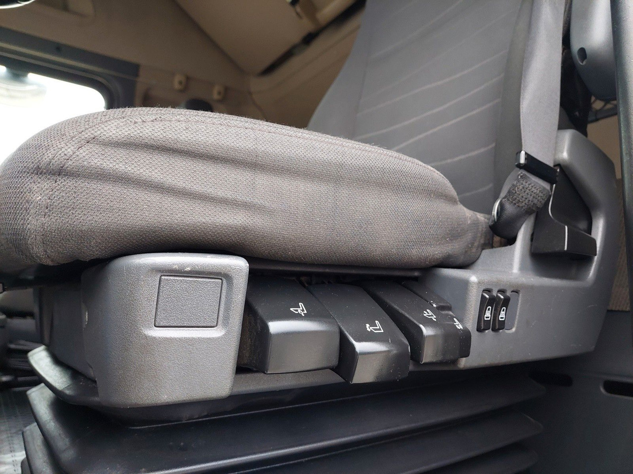 Vilcējs Scania R 440 LA6X2/4MNA: foto 44 Vilcējs Scania R 440 LA6X2/4MNA: foto 44