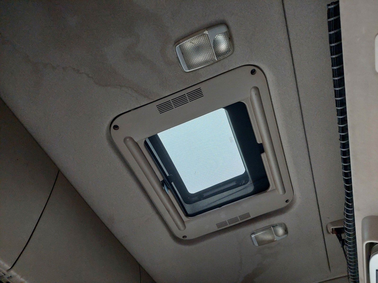 Vilcējs Scania R 440 LA6X2/4MNA: foto 28 Vilcējs Scania R 440 LA6X2/4MNA: foto 28