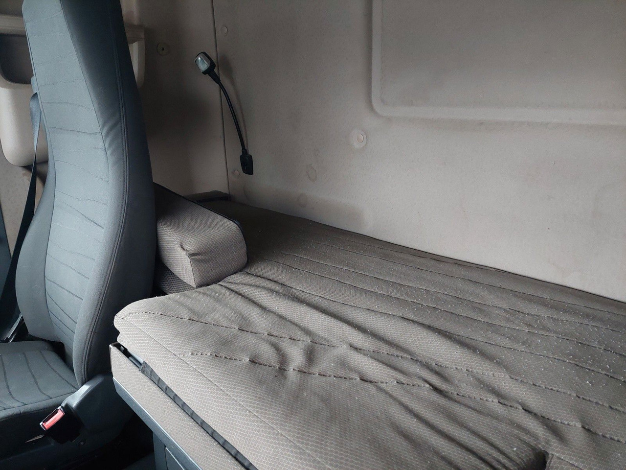 Vilcējs Scania R 440 LA6X2/4MNA: foto 24 Vilcējs Scania R 440 LA6X2/4MNA: foto 24