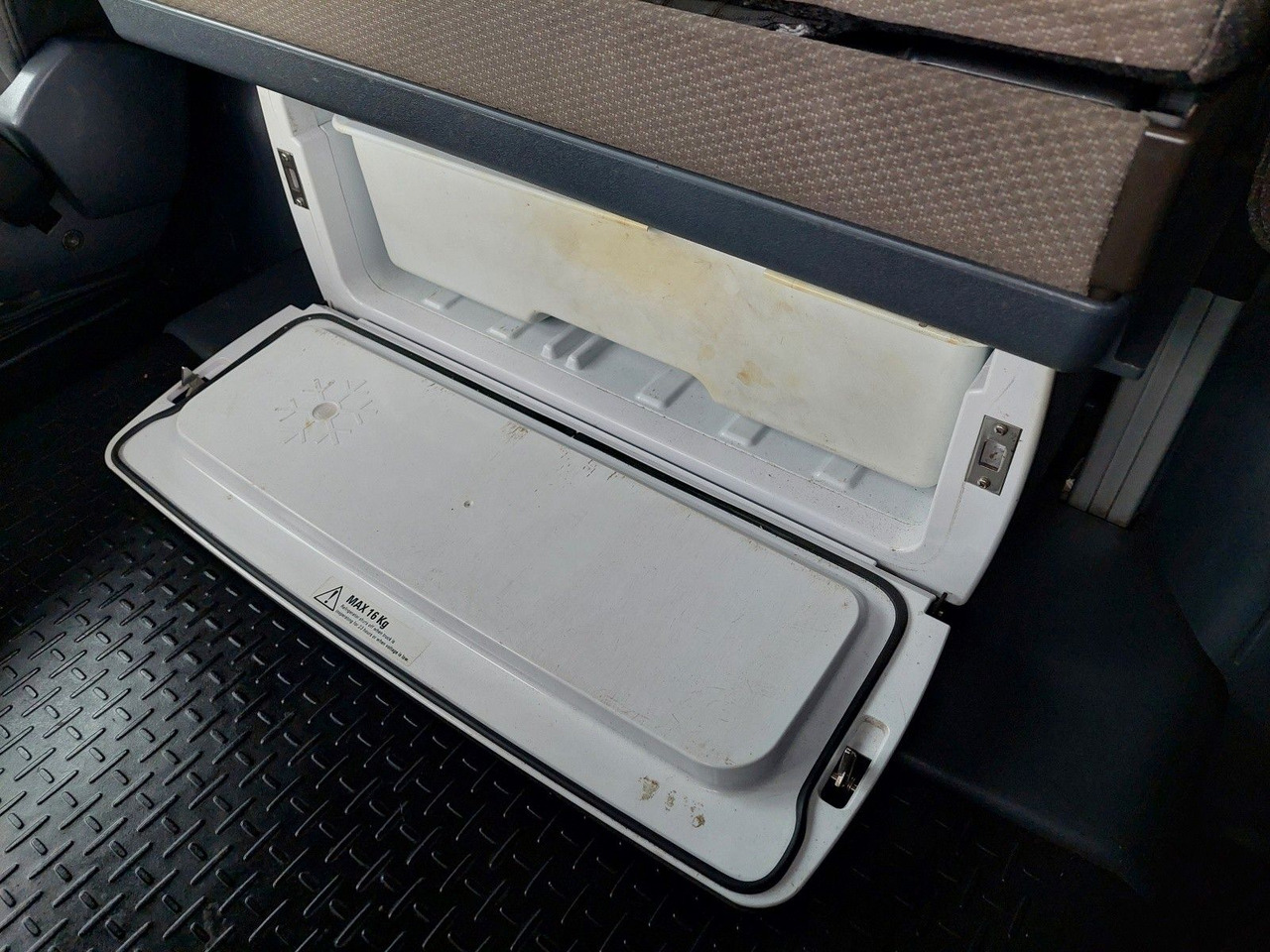 Vilcējs Scania R 440 LA6X2/4MNA: foto 27 Vilcējs Scania R 440 LA6X2/4MNA: foto 27