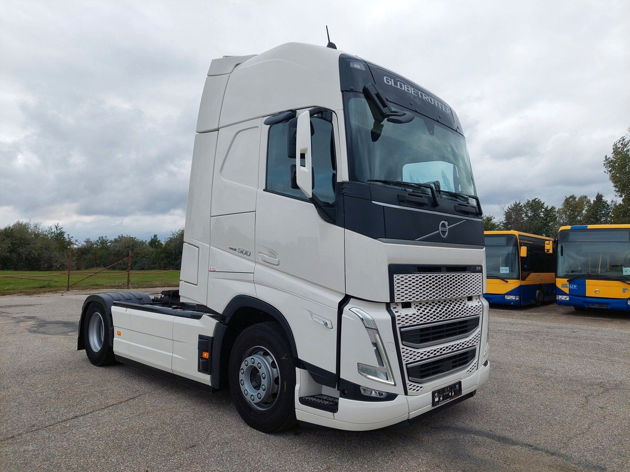 Volvo FH 13 Globetrotter XL 500 - Vilcējs: foto 2 Volvo FH 13 Globetrotter XL 500 - Vilcējs: foto 2
