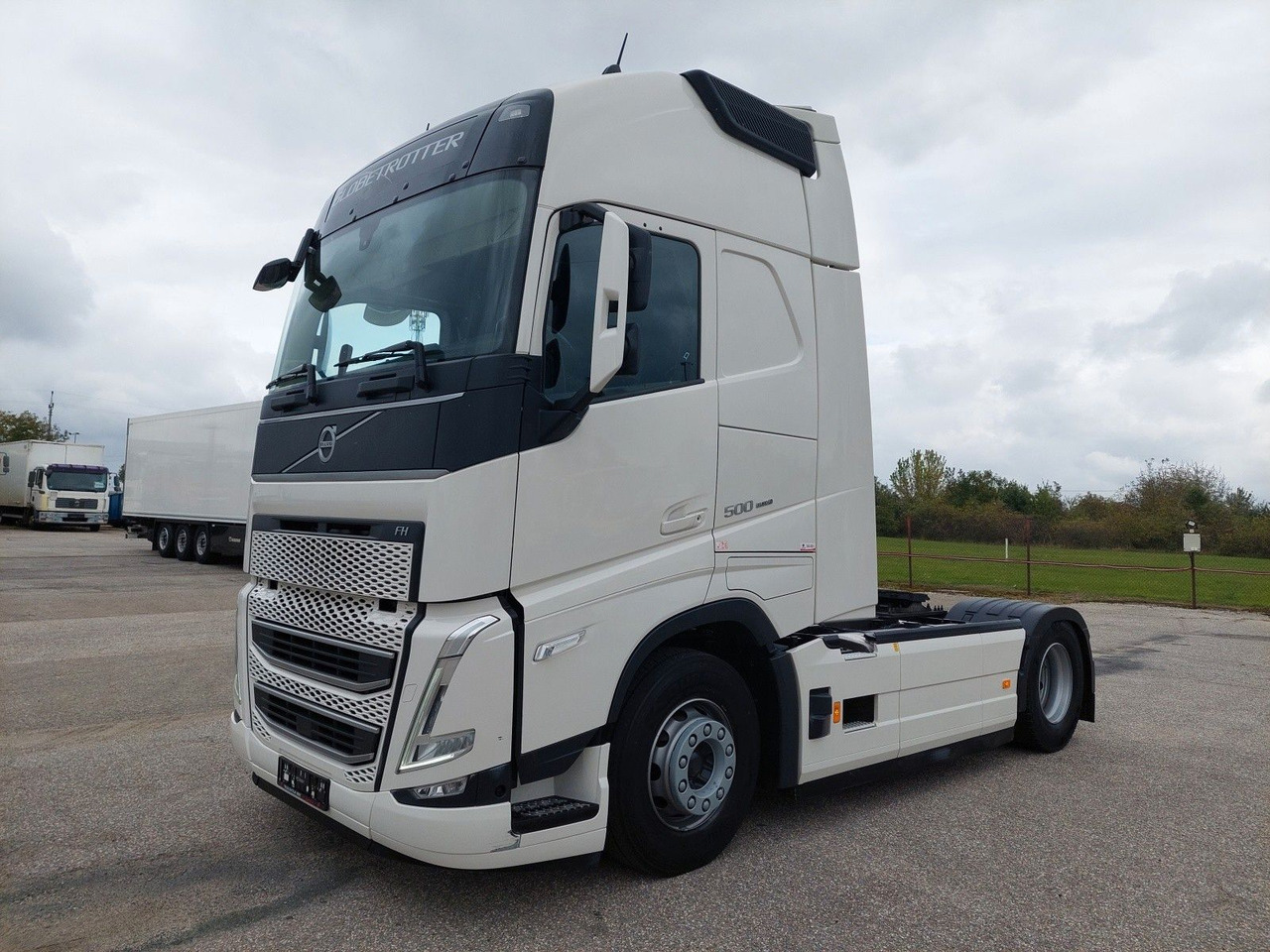 Volvo FH 13 Globetrotter XL 500 - Vilcējs: foto 1 Volvo FH 13 Globetrotter XL 500 - Vilcējs: foto 1
