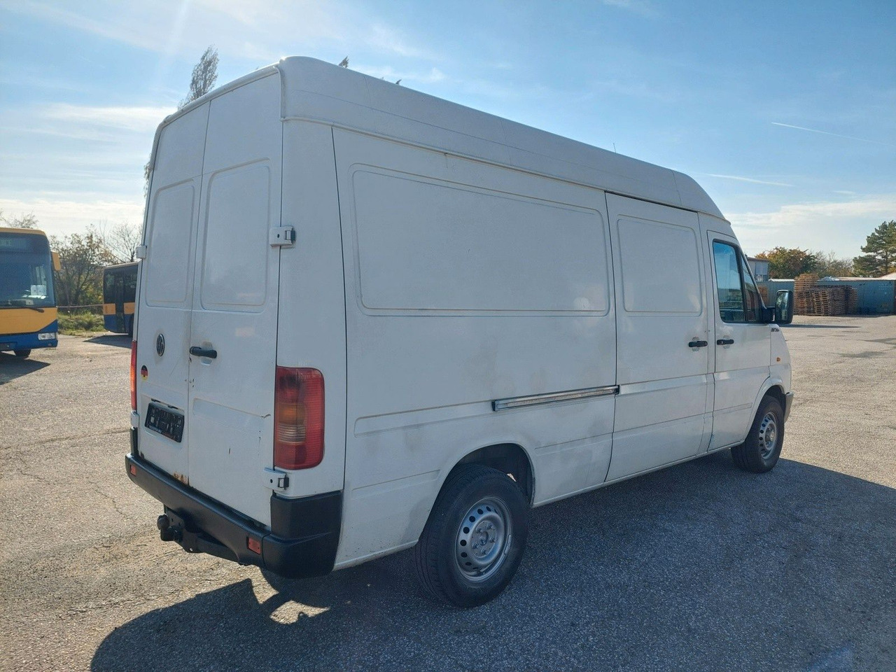 Volkswagen LT Kasten-Kombi 35 L2H2 Hochraum - Furgons ar slēgtā virsbūve: foto 4 Volkswagen LT Kasten-Kombi 35 L2H2 Hochraum - Furgons ar slēgtā virsbūve: foto 4