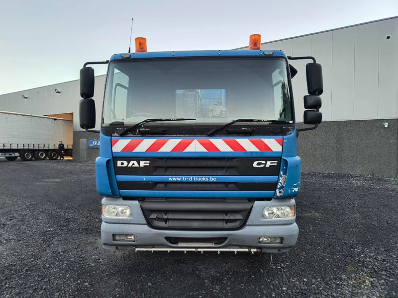 DAF CF 75.250 DRIVING CONDITION - SWEEPER NEEDS REPAIRMENT - Ielu tīrīšanas mašīna: foto 2 DAF CF 75.250 DRIVING CONDITION - SWEEPER NEEDS REPAIRMENT - Ielu tīrīšanas mašīna: foto 2